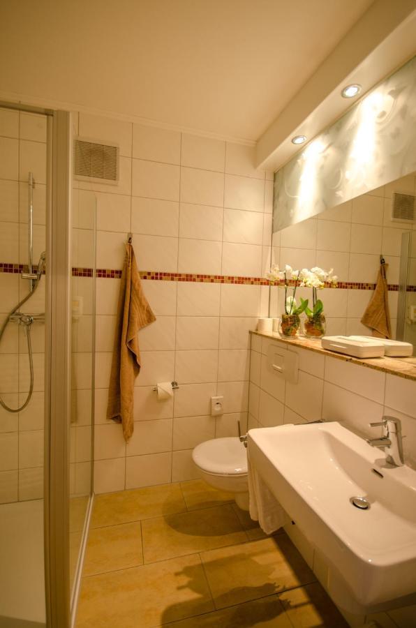 Hotel Stadt Аурих Экстерьер фото