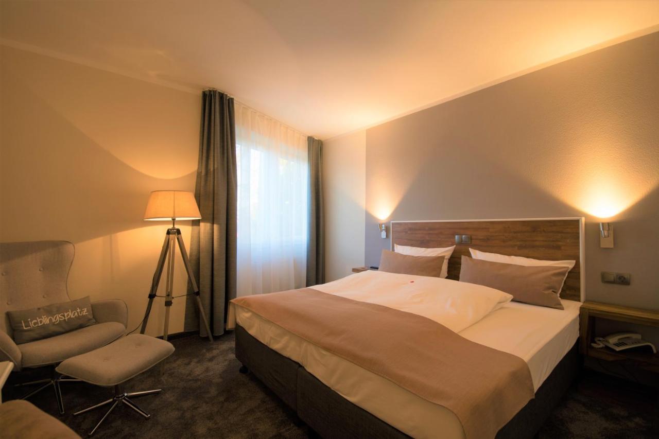 Hotel Stadt Аурих Экстерьер фото