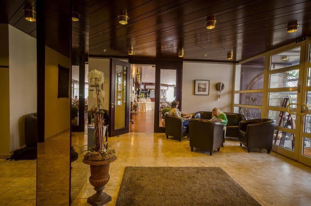 Hotel Stadt Аурих Экстерьер фото